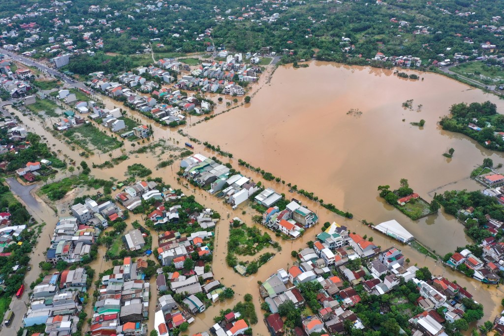 hue_lu lut hue_hue ngap lut_thientai_luluthue_phat giao hue46.jpg